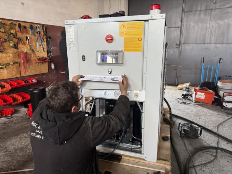 Instalacja wody lodowej, chiller przemysłowy, dry cooler, projektowanie układów chłodzenia, CoolingF.