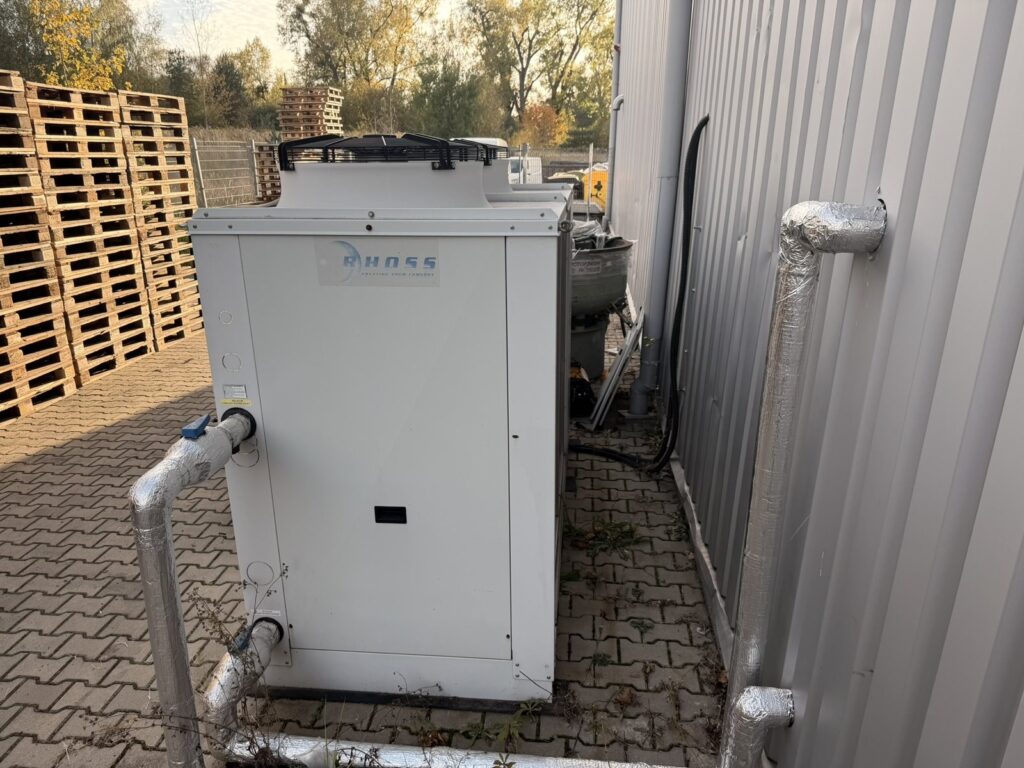 Chiller procesowy do chłodzenia wody w piekarni i wody technologicznej